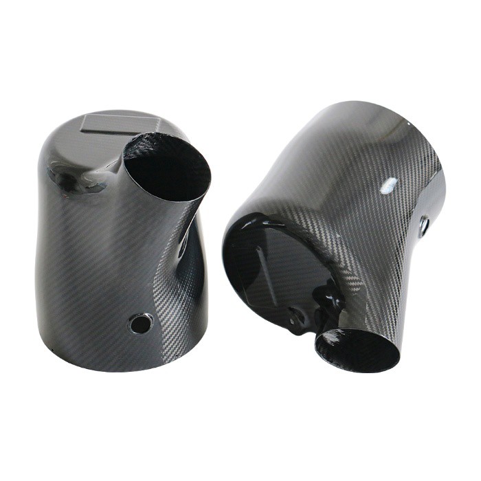 Ricambi auto personalizzati in fibra di carbonio